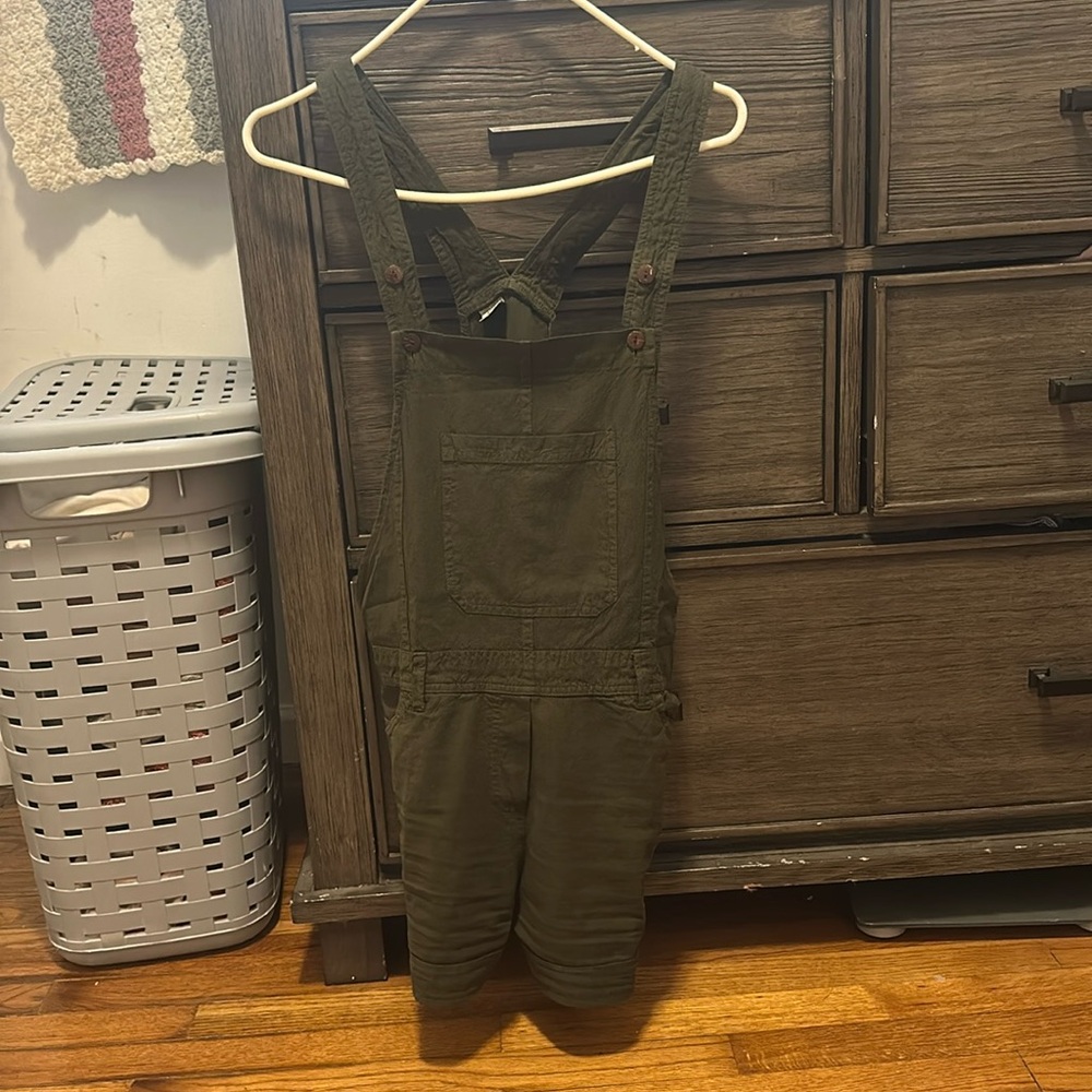 Overall shorts